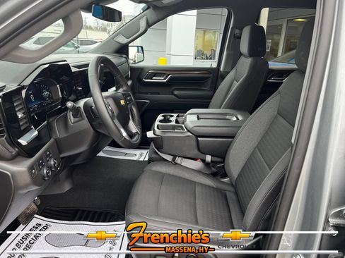 Used 2023 Chevrolet Silverado 1500 LT AWD/4WD image 12