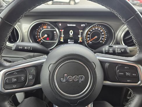 Used 2021 Jeep Wrangler Unlimited Sahara w/ Uconnect 4C Nav & Sound Group image 13