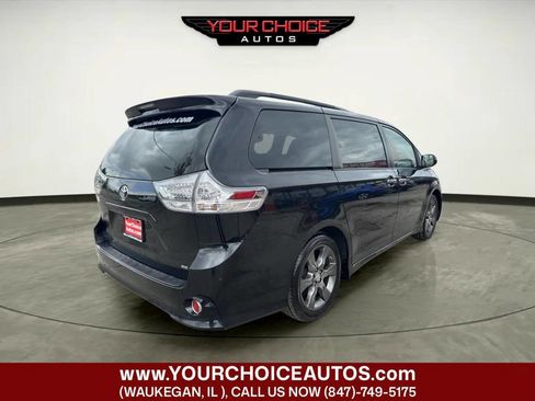 Used 2015 Toyota Sienna SE FWD image 5