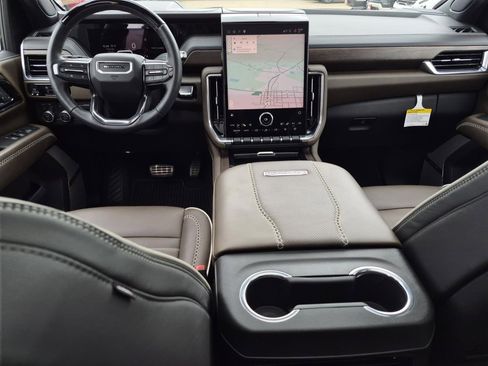 Used 2025 GMC Yukon Denali Ultimate AWD/4WD image 21