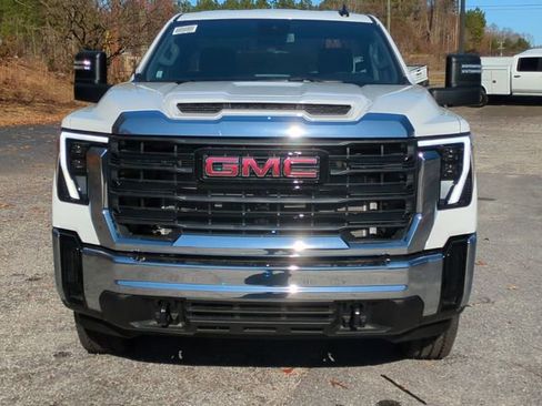 New 2024 GMC Sierra 2500 Pro w/ Convenience Package AWD/4WD image 2