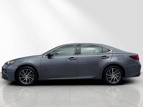 Used 2017 Lexus ES 350 w/ Navigation System Package FWD image 7