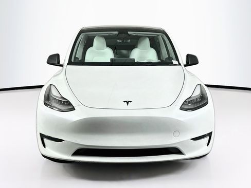 Used 2023 Tesla Model Y Performance AWD/4WD image 2