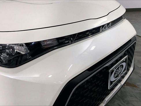 Certified 2025 Kia Soul LX FWD image 28