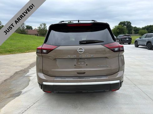 Certified 2025 Nissan Rogue Platinum w/ Platinum Premium Package FWD image 6