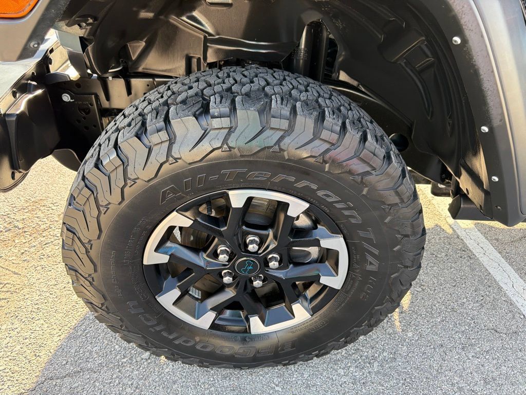 Used 2024 Jeep Wrangler Unlimited Rubicon 4xe w/ Technology Group AWD/4WD image 9