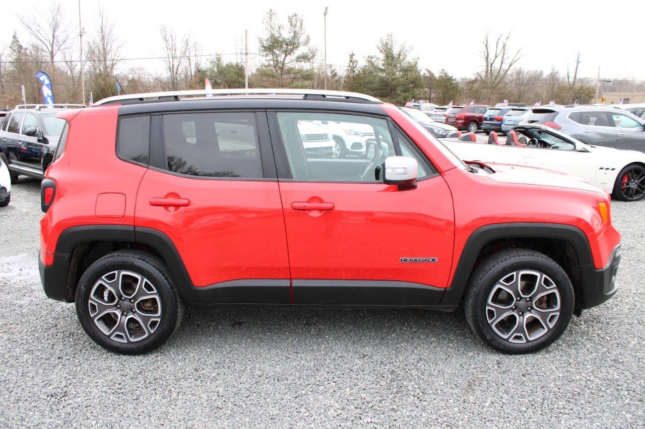 Used 2017 Jeep Renegade Limited AWD/4WD image 6