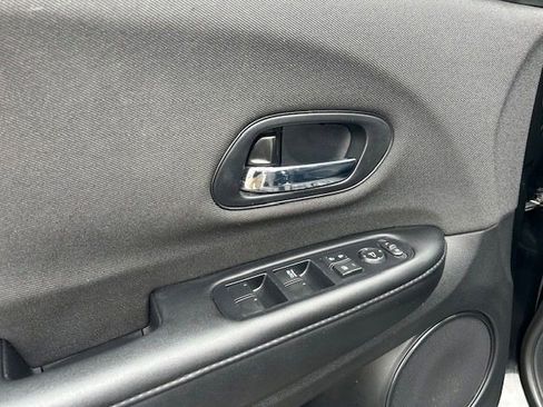 Used 2019 Honda HR-V LX image 20