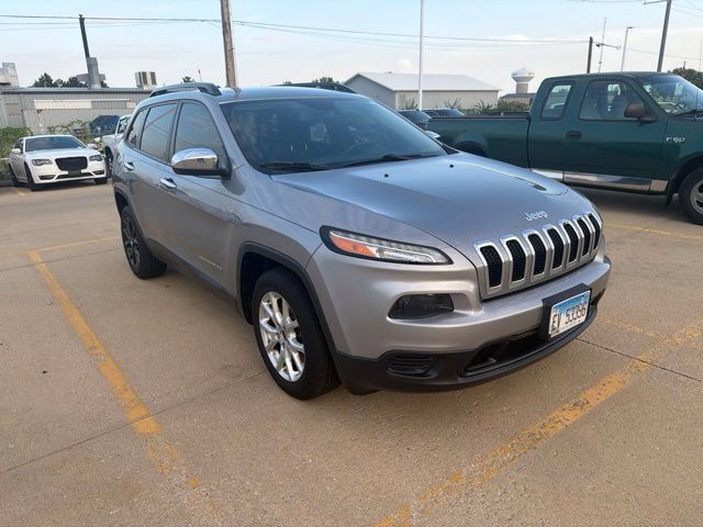 Used 2016 Jeep Cherokee Sport w/ Cold Weather Group FWD image 1