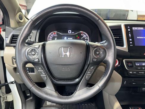 Used 2017 Honda Pilot Touring image 18