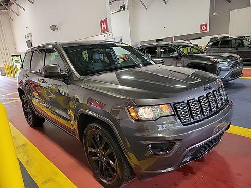 Used 2019 Jeep Grand Cherokee Altitude RWD image 7