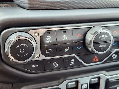 Used 2018 Jeep Wrangler Unlimited Sahara w/ Dual Top Group image 36