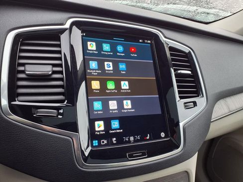 Used 2023 Volvo XC90 B6 Plus image 13