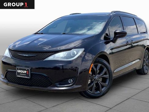 Used 2019 Chrysler Pacifica Touring-L w/ S Appearance Package FWD image 1