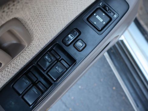 Used 2000 Toyota 4Runner SR5 w/ Upgrade Value Pkg 4 image 27