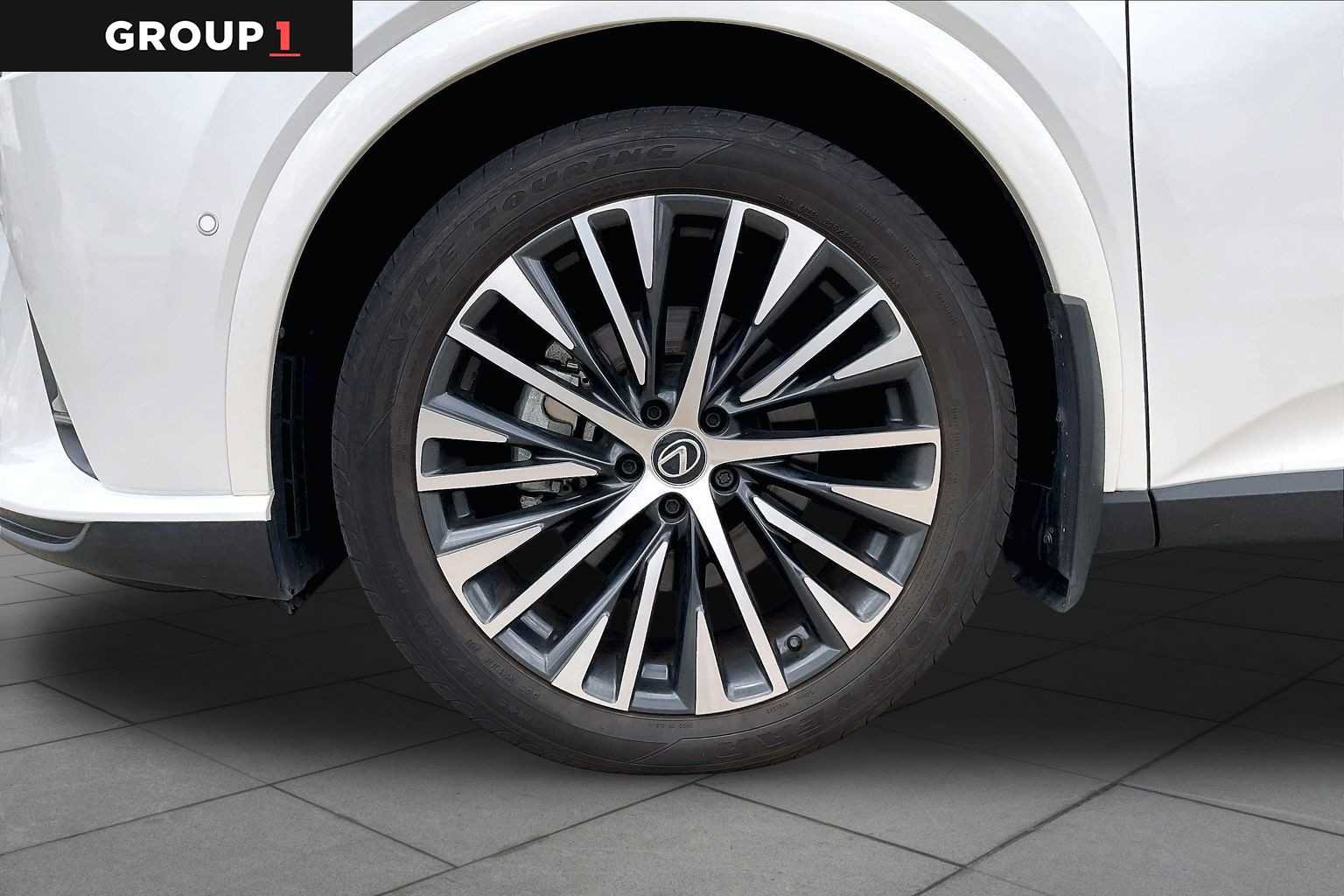 Used 2025 Lexus RX 350 Premium Plus w/ Convenience Package FWD image 9