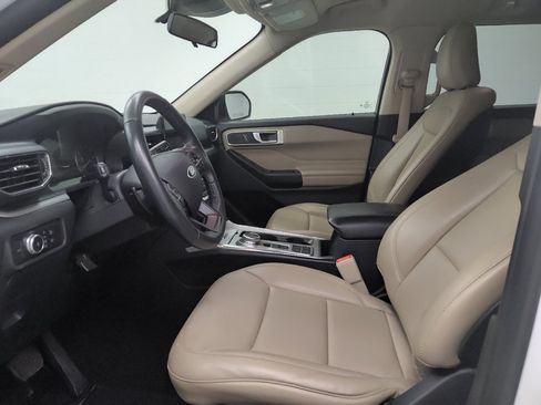 Used 2020 Ford Explorer XLT w/ Equipment Group 202A RWD image 17