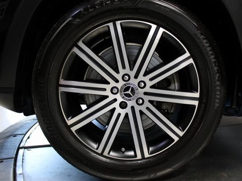 Used 2024 Mercedes-Benz GLE 450e 4MATIC w/ Warmth & Comfort Package image 34