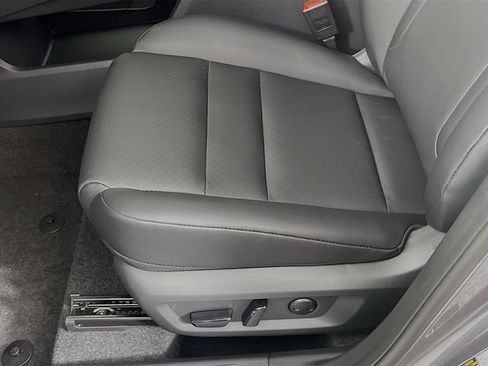 New 2026 Nissan Rogue SV FWD image 19
