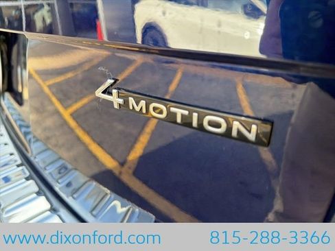 Used 2024 Volkswagen Tiguan SE image 28