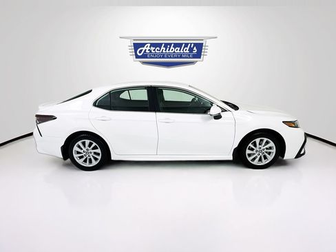 Used 2024 Toyota Camry SE FWD image 9