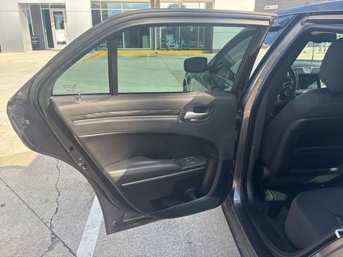 Used 2018 Chrysler 300 Touring w/ Sport Appearance Package AWD/4WD image 17