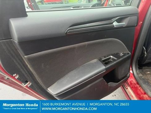 Used 2018 Ford Fusion SE FWD image 22