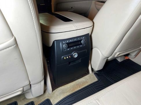 Used 2007 Cadillac Escalade AWD w/ Information Package image 21