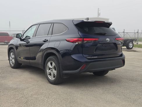 Used 2023 Toyota Highlander L image 5