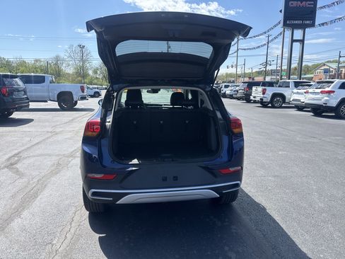 Used 2023 Buick Encore GX Preferred w/ Cold Weather Comfort Package AWD/4WD image 5