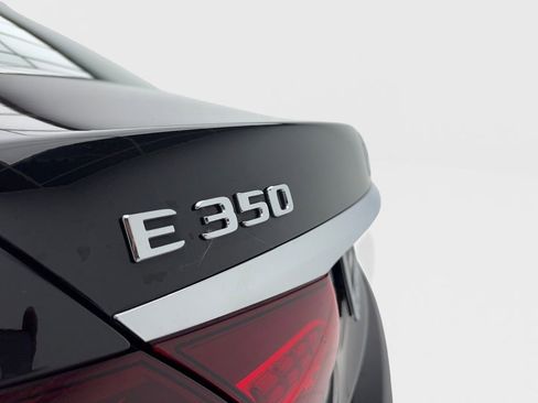 Used 2022 Mercedes-Benz E 350 Sedan w/ AMG Line Exterior image 46