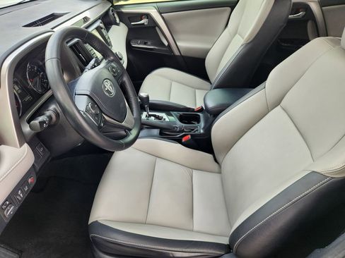 Used 2017 Toyota RAV4 Limited FWD image 13