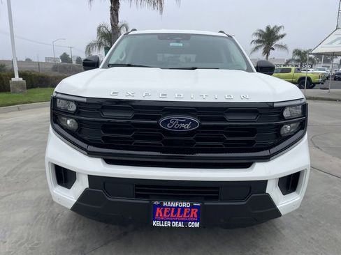 New 2026 Ford Expedition Active image 8