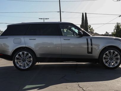 New 2026 Land Rover Range Rover Long Wheelbase SE