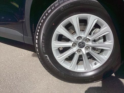 Certified 2024 Toyota Grand Highlander AWD image 5