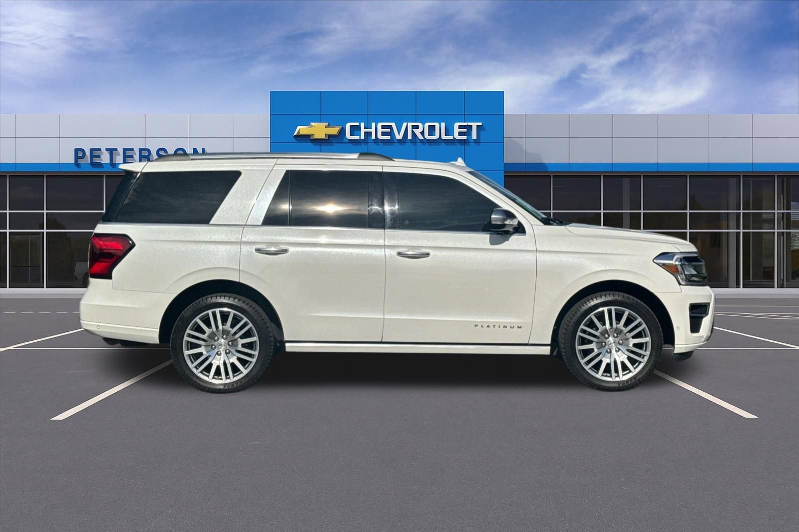 Used 2024 Ford Expedition Platinum AWD/4WD image 3