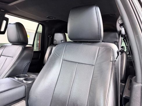 Used 2015 Ford Expedition EL Limited w/ Equipment Group 301A AWD/4WD image 17
