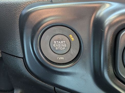 Used 2022 Jeep Gladiator Sport AWD/4WD image 26