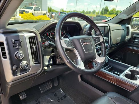 Used 2018 GMC Sierra 1500 SLT w/ SLT Premium Package AWD/4WD image 18