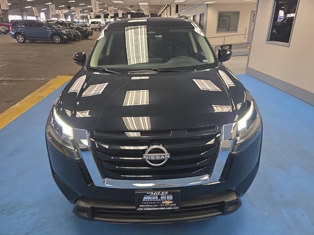 Used 2025 Nissan Pathfinder SV FWD image 17
