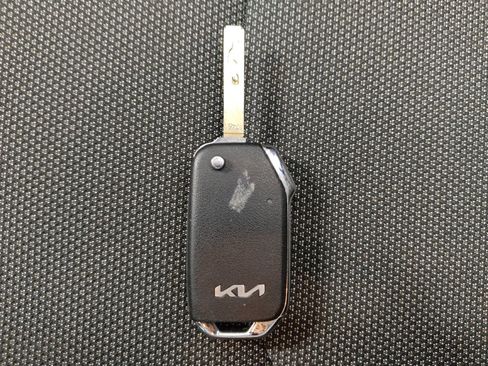 Used 2022 Kia Forte LXS FWD image 32