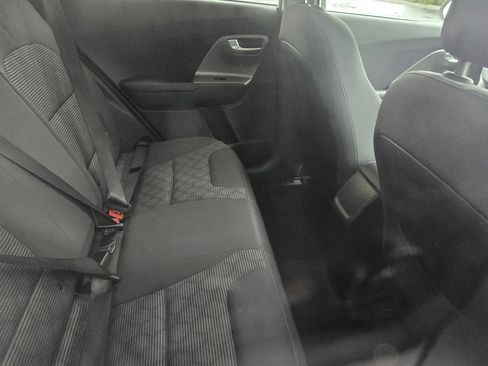 Used 2022 Kia Niro LX image 13