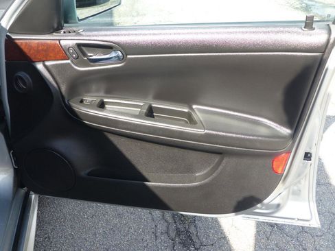 Used 2011 Chevrolet Impala LS FWD image 12