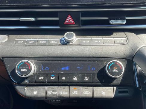 Used 2024 Hyundai Elantra SEL w/ Convenience Package FWD image 29