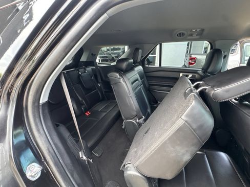 Used 2023 Ford Explorer XLT w/ Equipment Group 202A AWD/4WD image 25