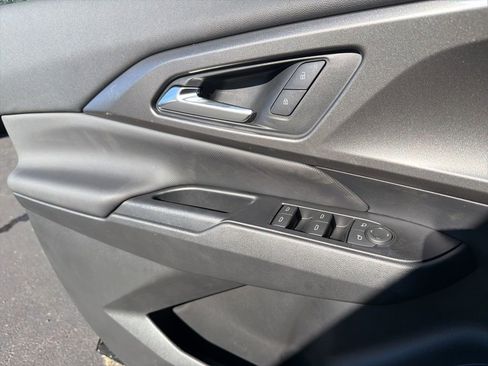 New 2026 Chevrolet Equinox EV LT image 21