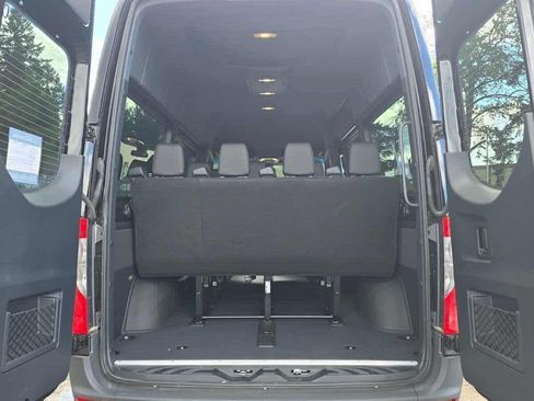 Used 2025 Mercedes-Benz Sprinter 2500 image 21
