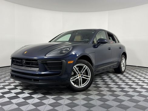 Certified 2023 Porsche Macan AWD/4WD image 1