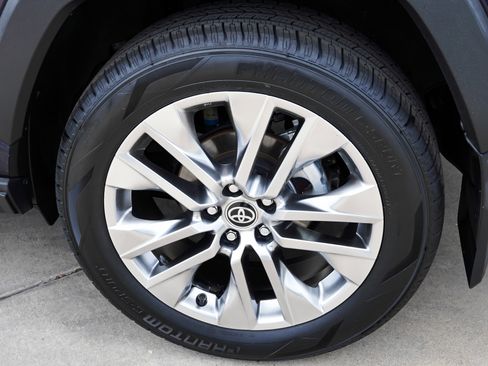 Used 2021 Toyota RAV4 Limited AWD/4WD image 13
