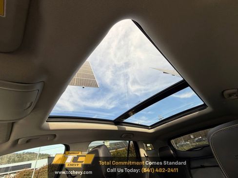 Used 2019 GMC Terrain Denali w/ Advanced Safety Package AWD/4WD image 23